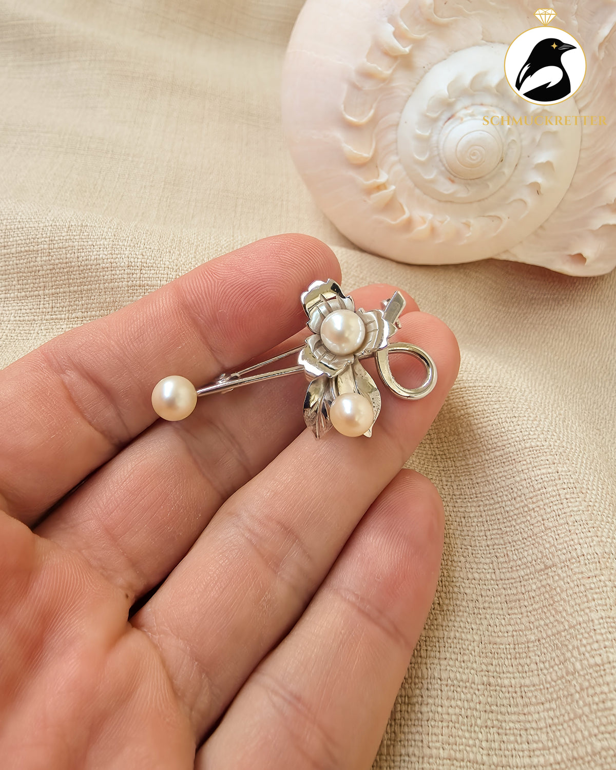Vintage Blumenbrosche aus Japan – 925 Sterlingsilber mit weißen Kunstperlen