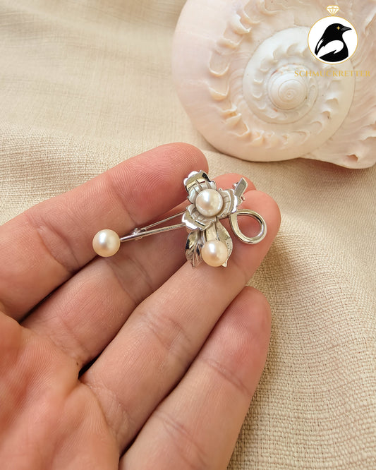 Vintage Blumenbrosche aus Japan – 925 Sterlingsilber mit weißen Kunstperlen