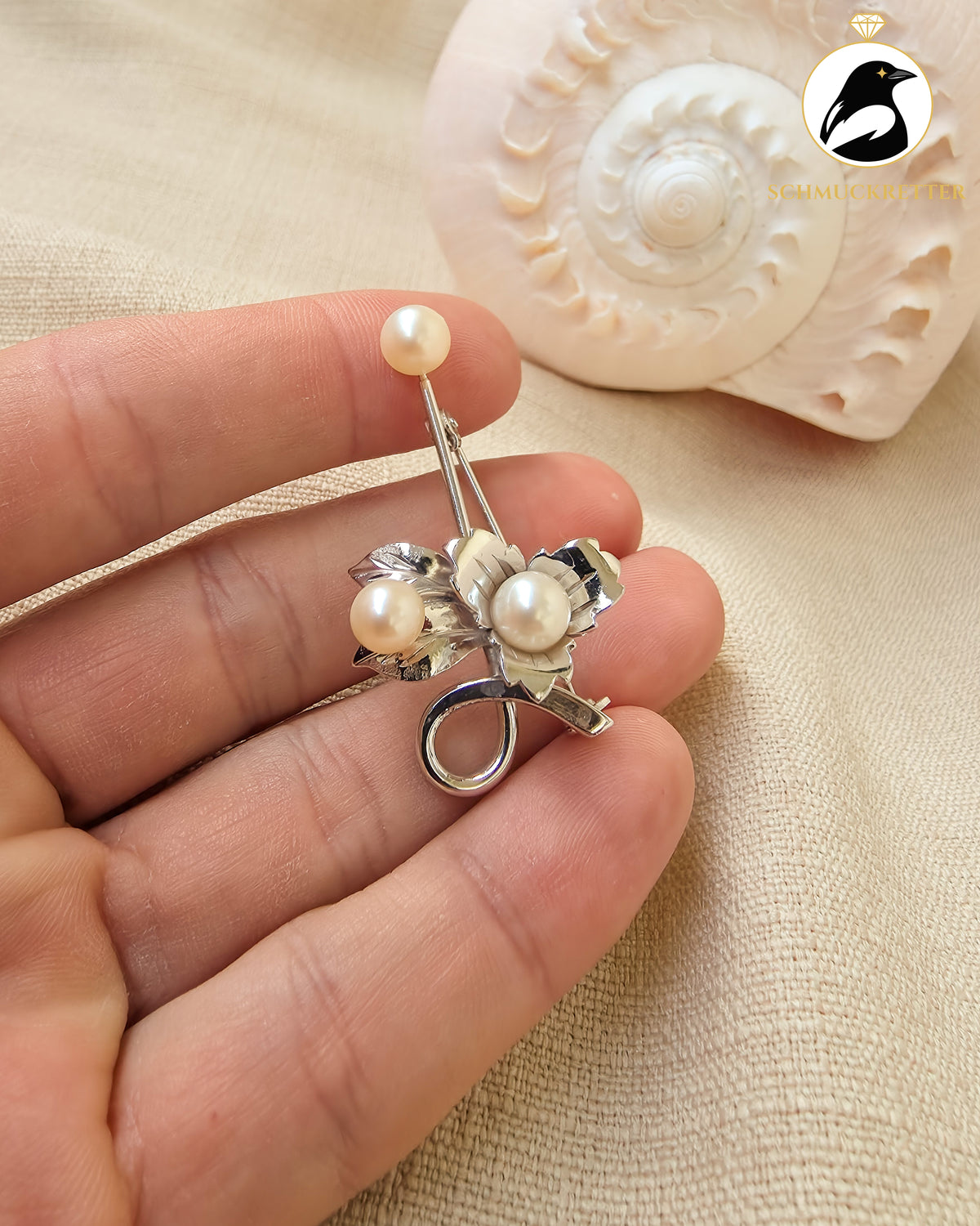 Vintage Blumenbrosche aus Japan – 925 Sterlingsilber mit weißen Kunstperlen