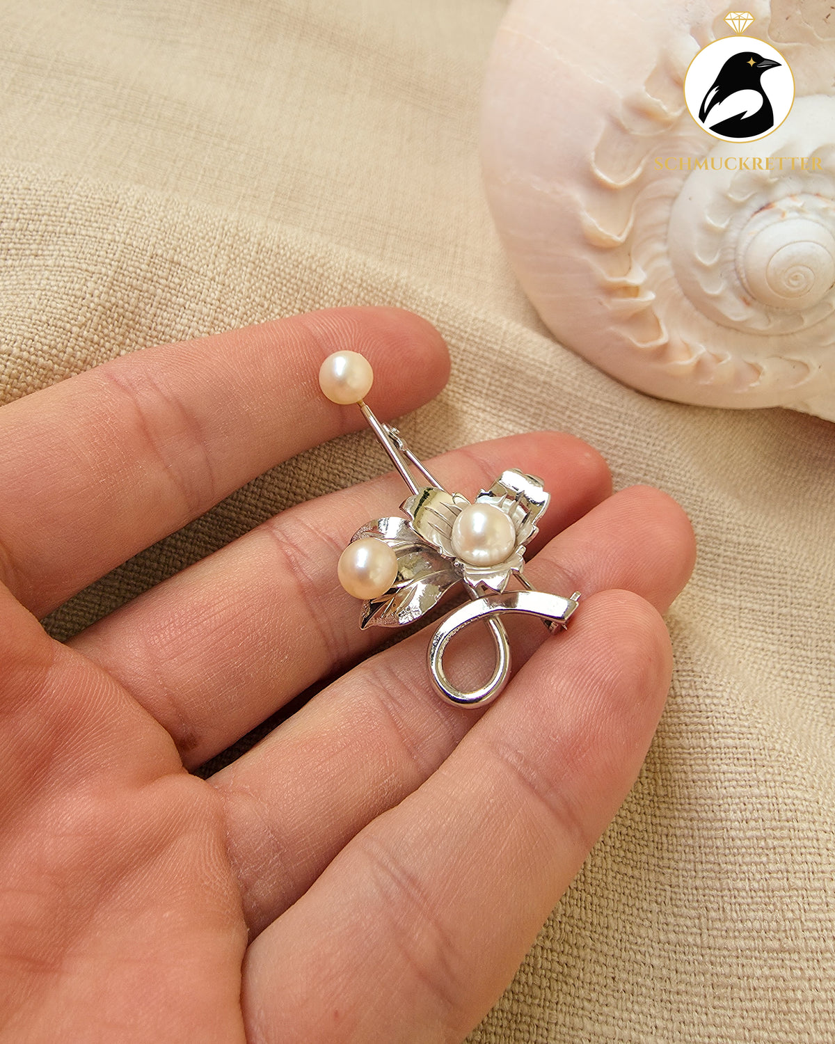 Vintage Blumenbrosche aus Japan – 925 Sterlingsilber mit weißen Kunstperlen