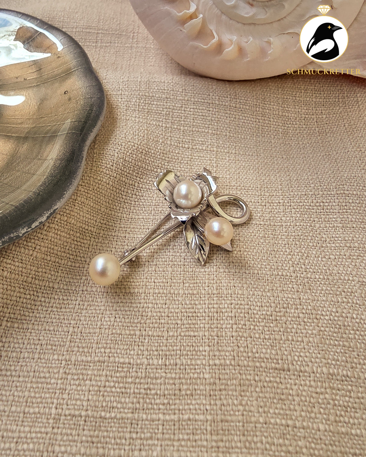 Vintage Blumenbrosche aus Japan – 925 Sterlingsilber mit weißen Kunstperlen
