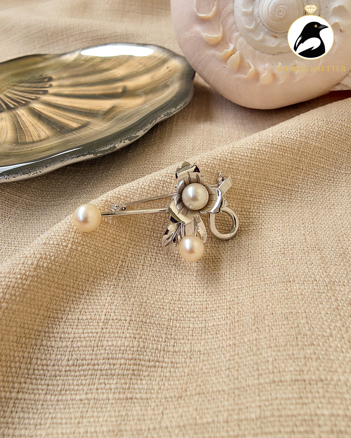 Vintage Blumenbrosche aus Japan – 925 Sterlingsilber mit weißen Kunstperlen