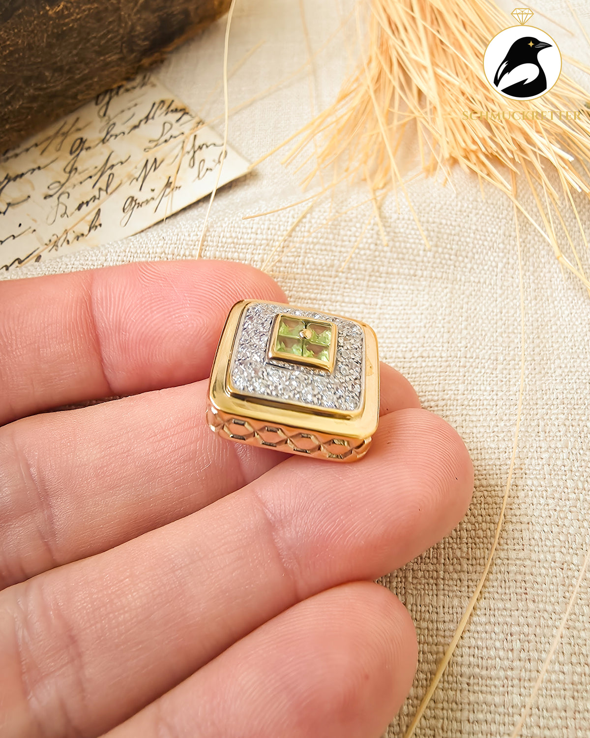 Peridot Anhänger aus vergoldetem 925 Silber │quadratisch mit Zirkonia