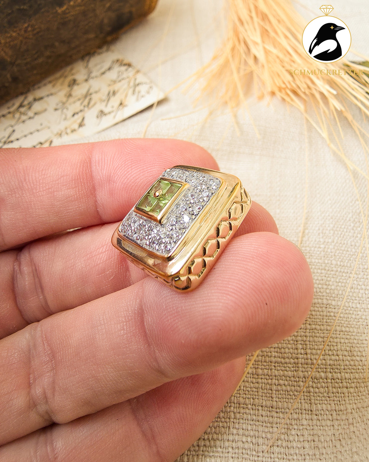 Peridot Anhänger aus vergoldetem 925 Silber │quadratisch mit Zirkonia