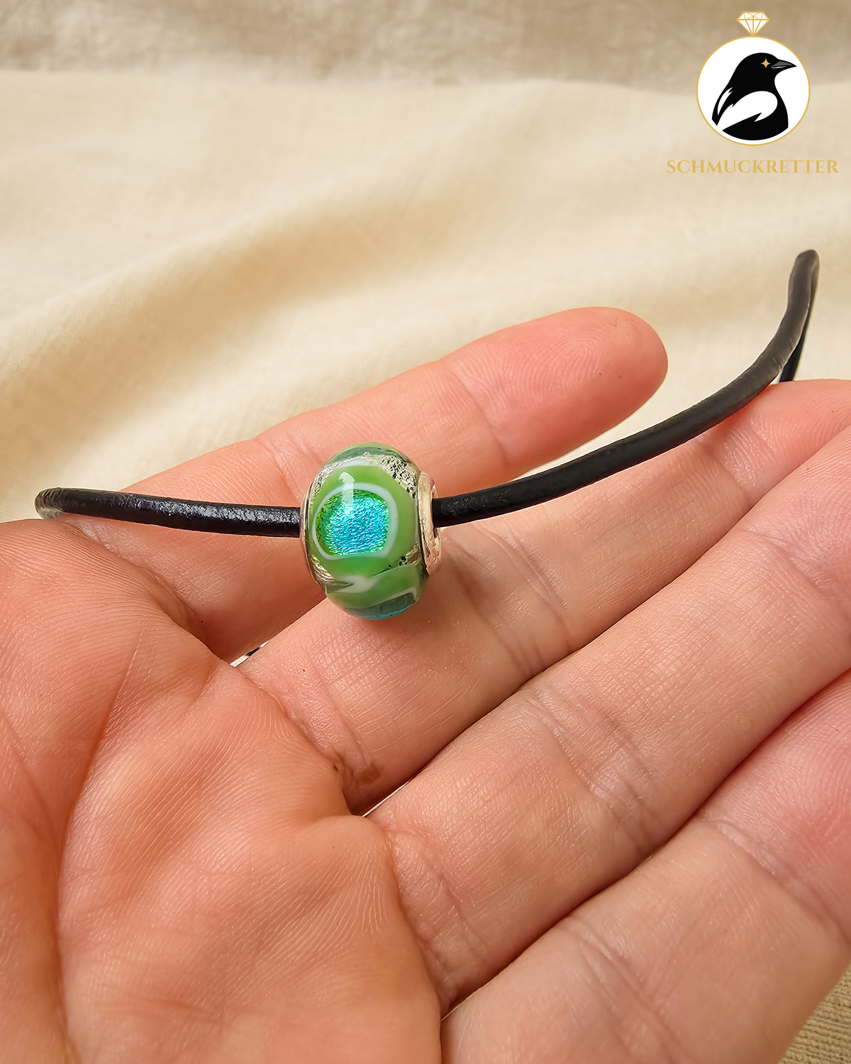 Schwarze Kette mit grünem Glas-Charm │925 Silber, Kunstleder