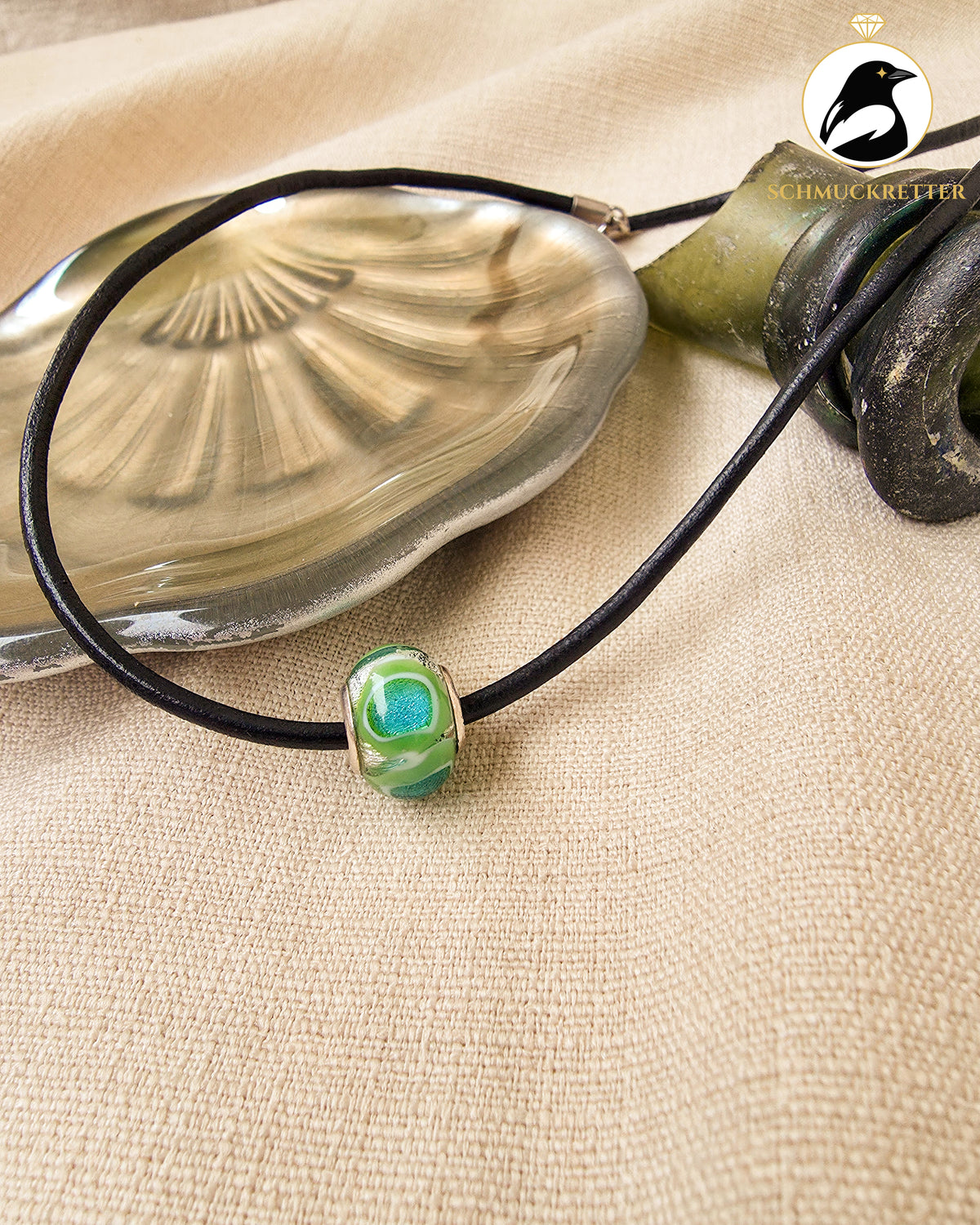 Schwarze Kette mit grünem Glas-Charm │925 Silber, Kunstleder