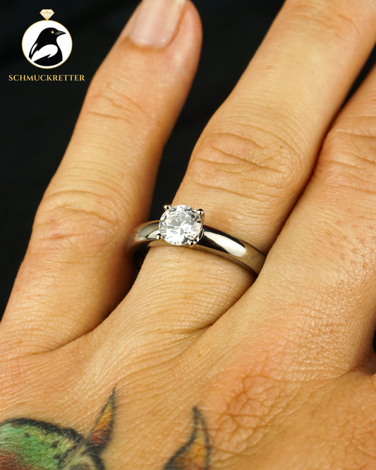 Diamonique Zirkonia-Ring aus Titan, Gr. 56