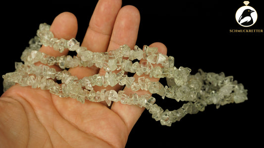Endloskette aus hellgrünen Fluoritsplittern
