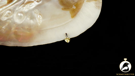 Kleiner Anhänger aus 925 Silber mit Zitronen-Zirkonia in Herzform