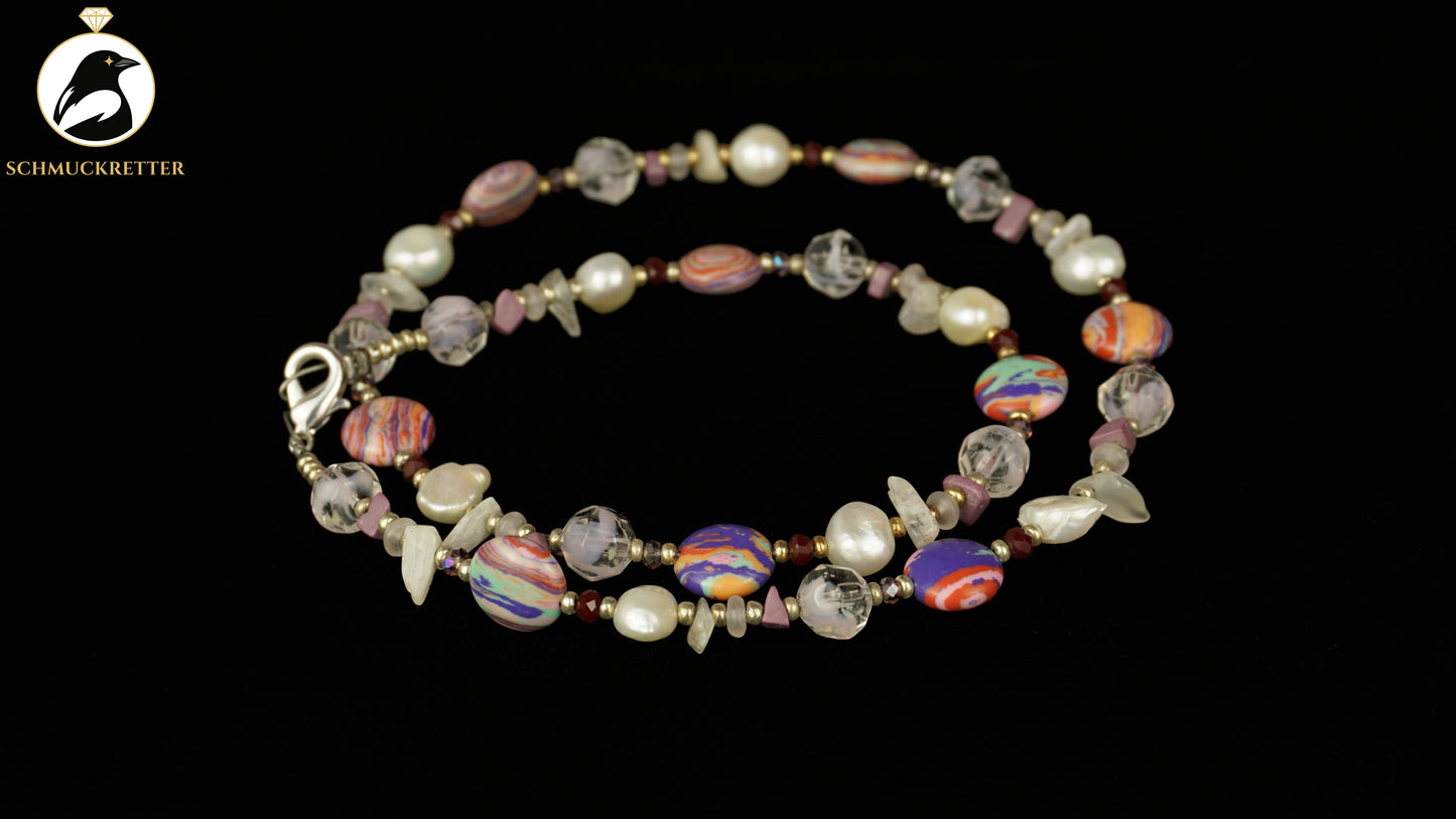 Kette 'Zuckerplanet' - mit Bergkristall, Süßwasser- und Acrylperlen