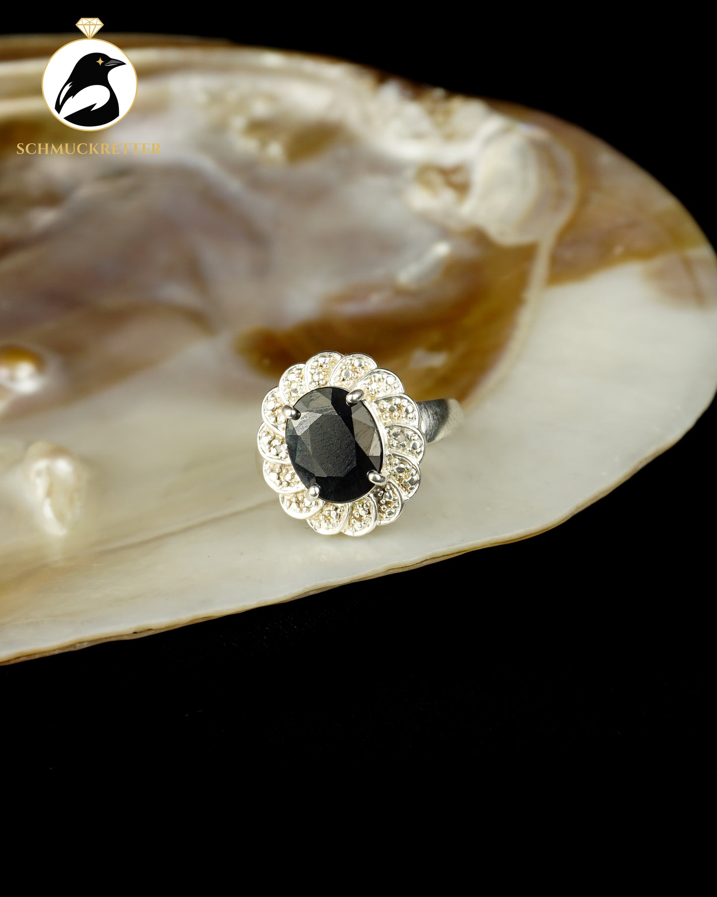 925 Silber Ring mit großem, schwarzem Saphir und kleinen Diamanten, Gr. 57