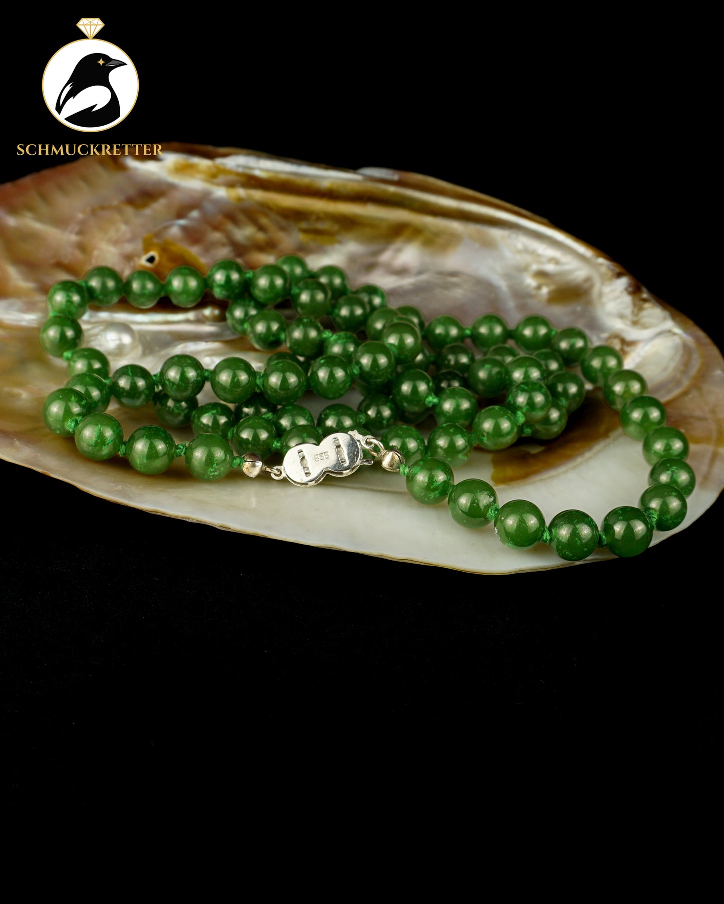 Lange Kette aus Nephrit-Jade mit 835 Silber Verschluss, Vintage