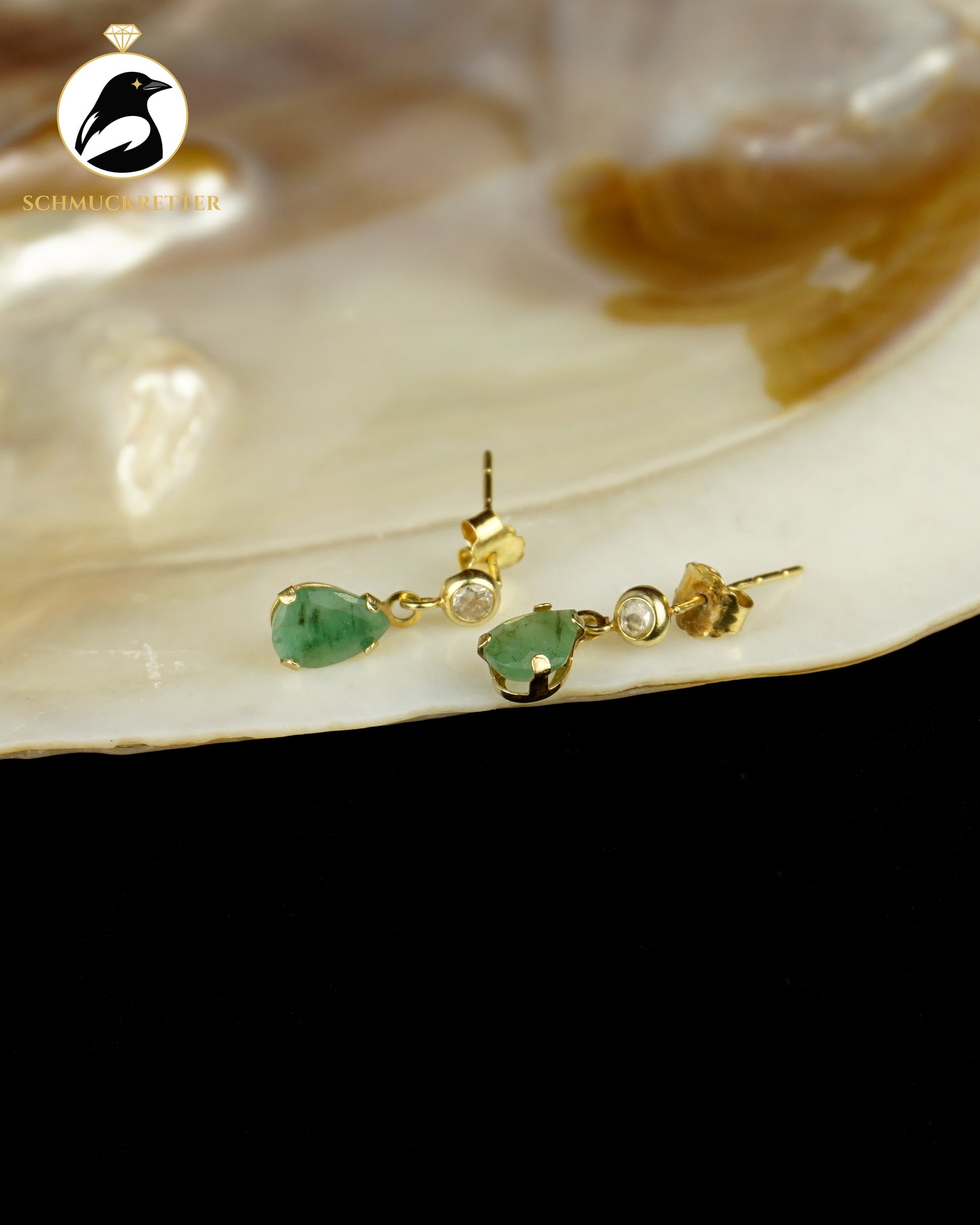 333 Gold Ohrringe mit Smaragd und Zirkonia