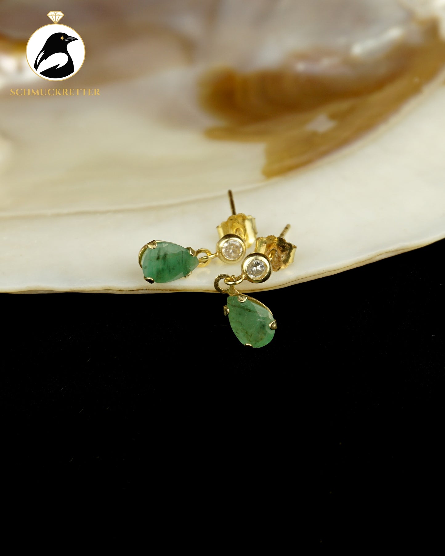 333 Gold Ohrringe mit Smaragd und Zirkonia