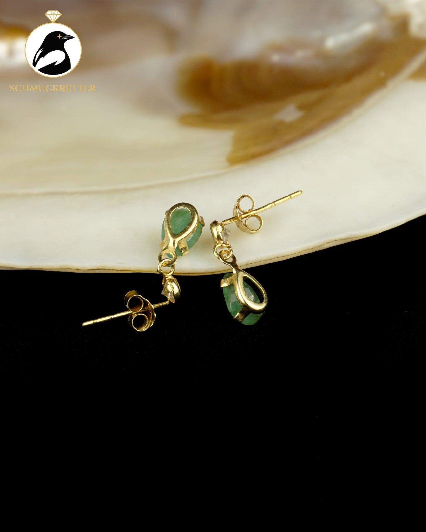 333 Gold Ohrringe mit Smaragd und Zirkonia