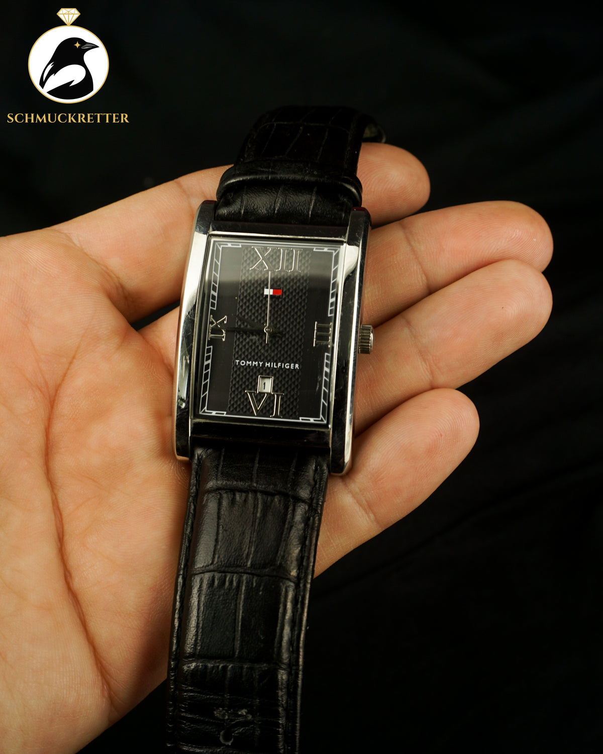 Tommy Hilfiger Uhr aus Edelstahl mit schwarzem Lederband (leicht beschädigt)