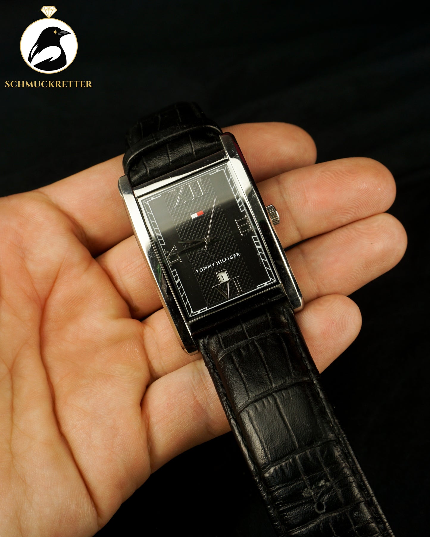 Tommy Hilfiger Uhr aus Edelstahl mit schwarzem Lederband (leicht beschädigt)