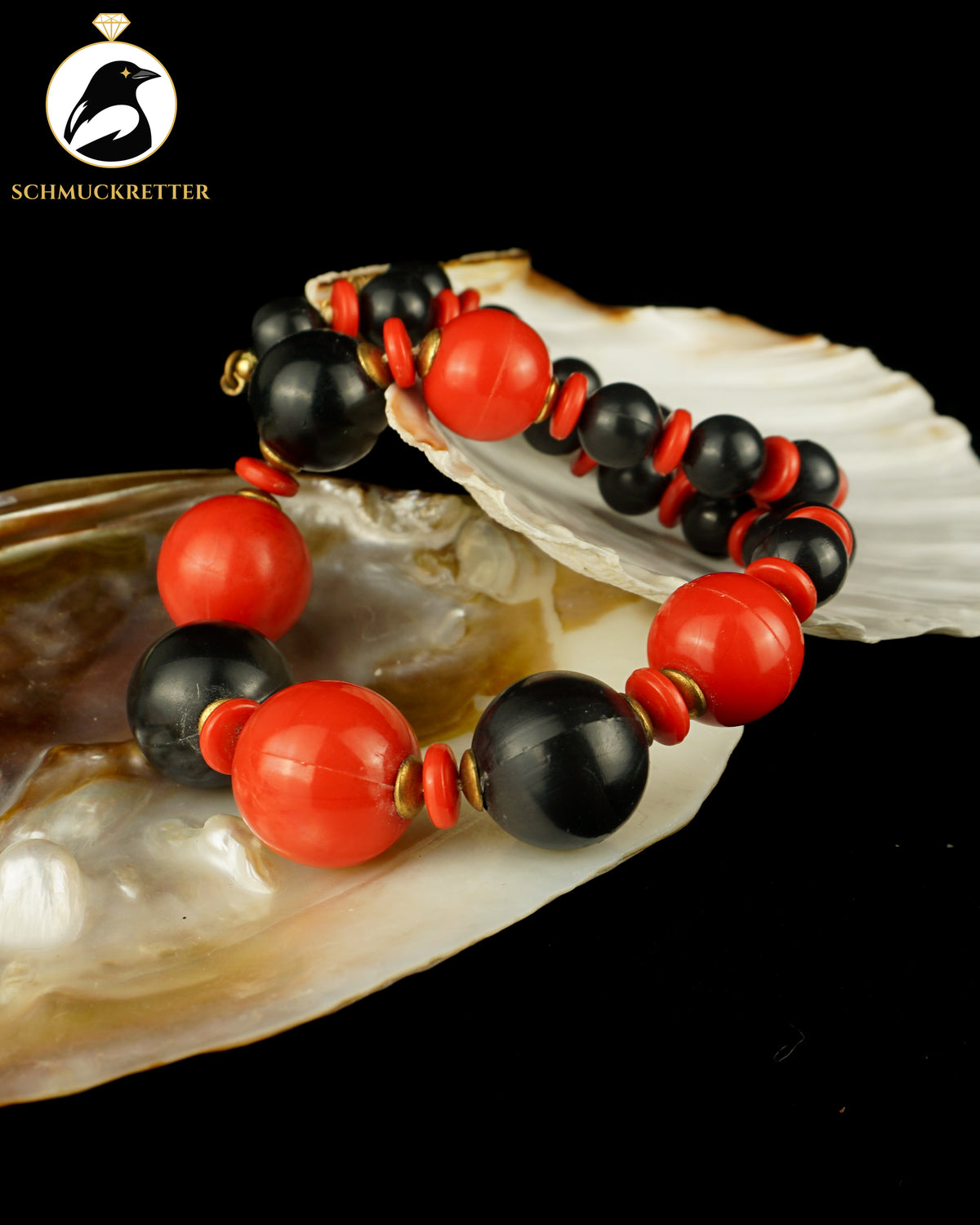 Rot trifft Schwarz – Auffällige Vintage-Kette mit großen Kunststoffperlen