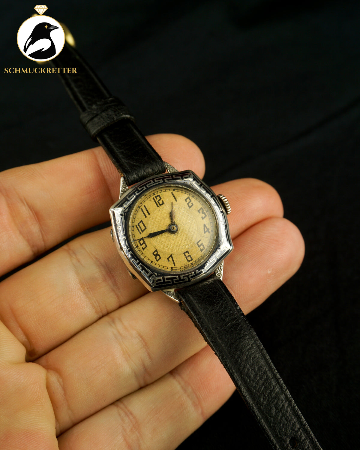Zeitlose Eleganz – Antike Art-déco-Armbanduhr aus 800er Silber (defekt)