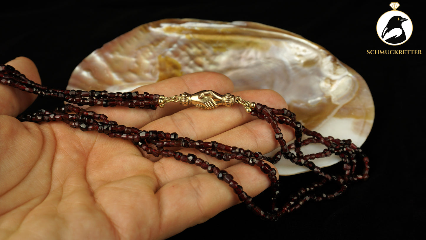 Antike dreireihige Granatkette mit vergoldetem Fede-Verschluss – um 1900, SALE