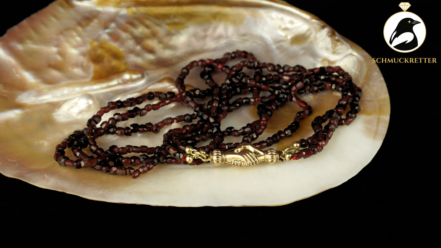 Antike dreireihige Granatkette mit vergoldetem Fede-Verschluss – um 1900, SALE