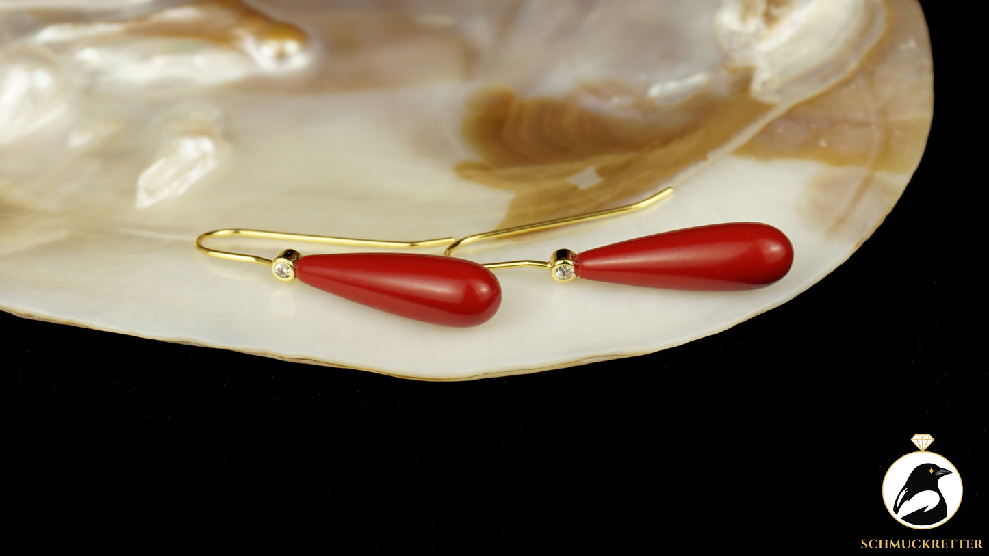 Tropfenohrringe aus roter Koralle mit Zirkonia - vergoldetes 925 Silber