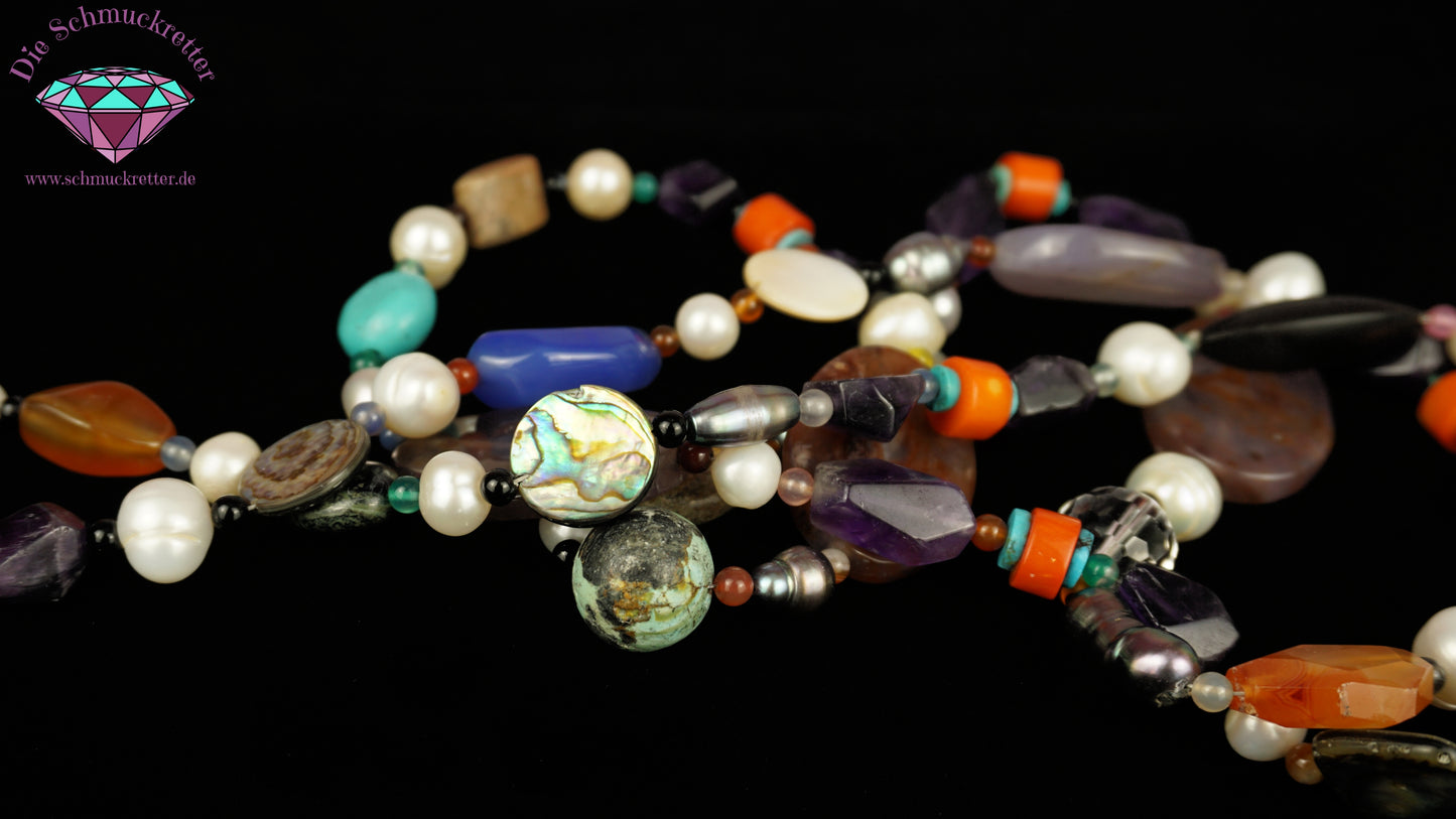 Lange Endloskette mit breiten Achatscheiben, Koralle, Perlen, Amethyst...
