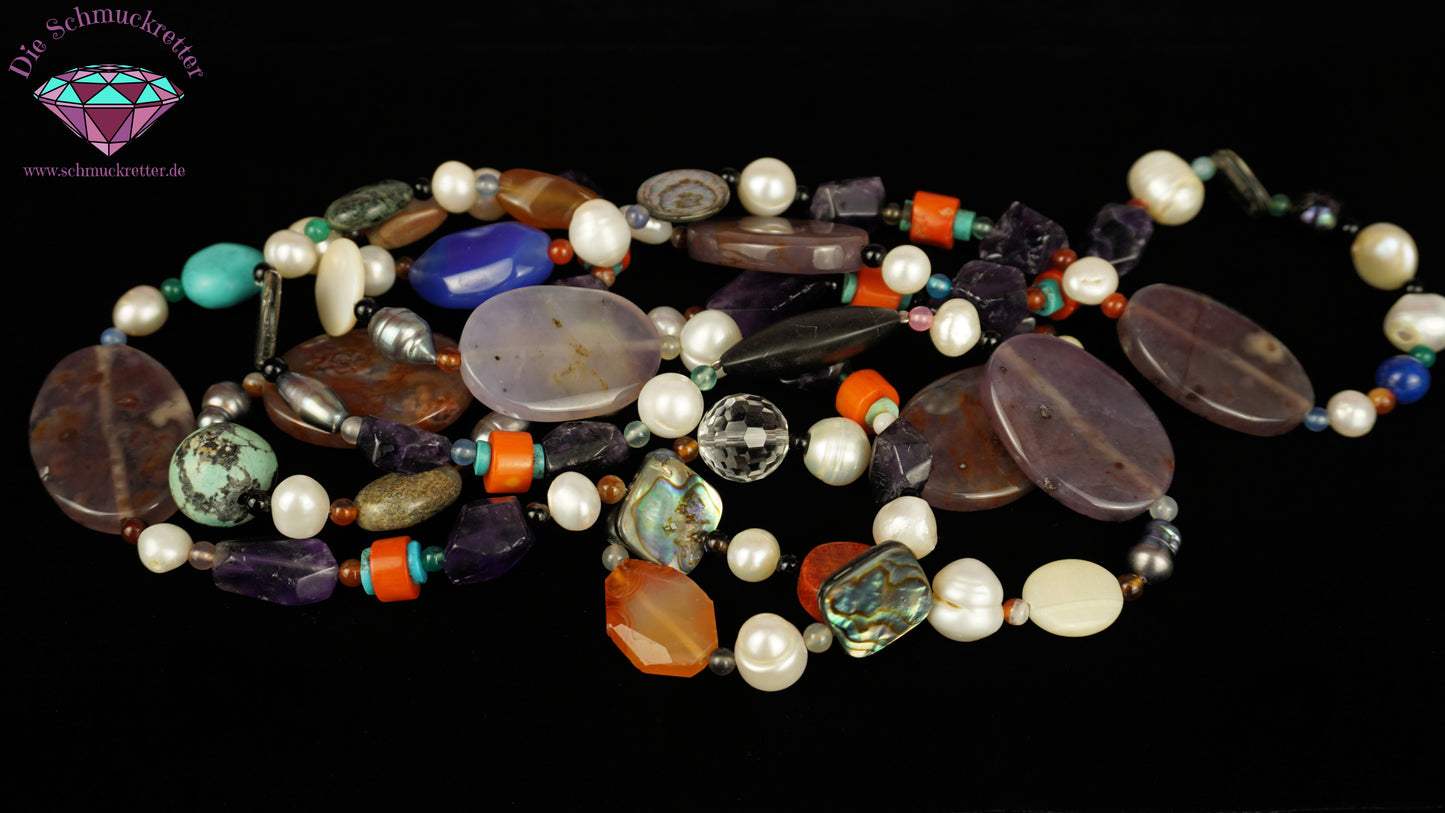 Lange Endloskette mit breiten Achatscheiben, Koralle, Perlen, Amethyst...