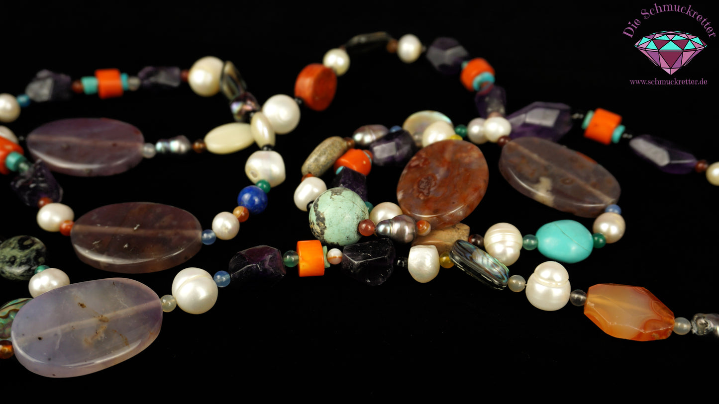 Lange Endloskette mit breiten Achatscheiben, Koralle, Perlen, Amethyst...
