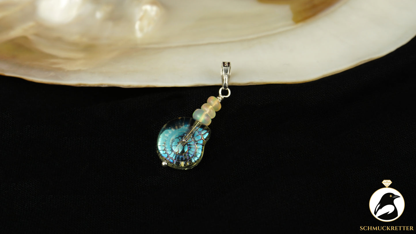 Anhänger mit buntem Welo Opal & Glasschnecke - 925 Silber