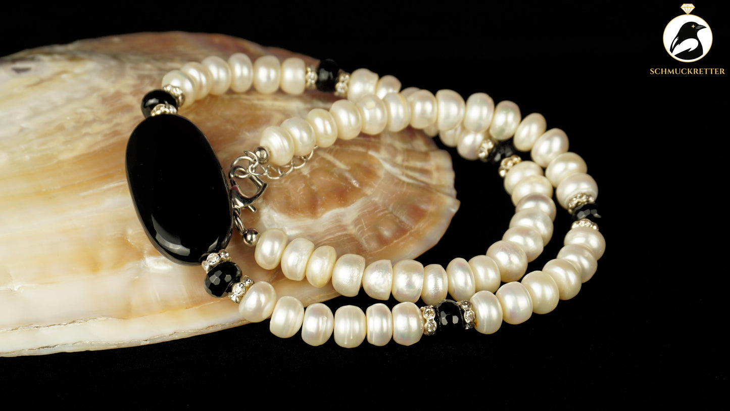 Perlenkette mit Onyx & Herzchenverschluss