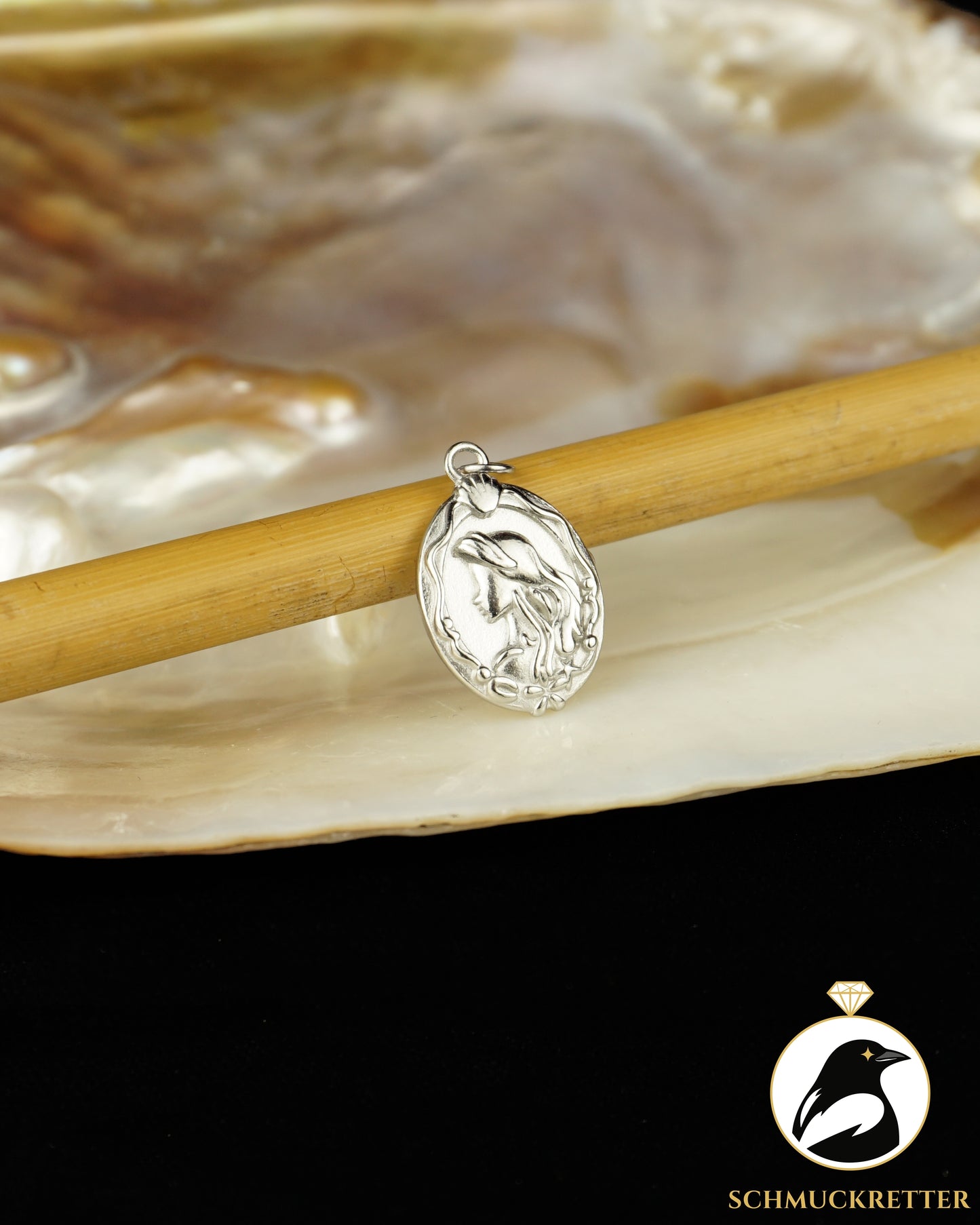 Meerjungfrau-Amulett mit Wende-Motiv aus rhodiniertem Edelstahl