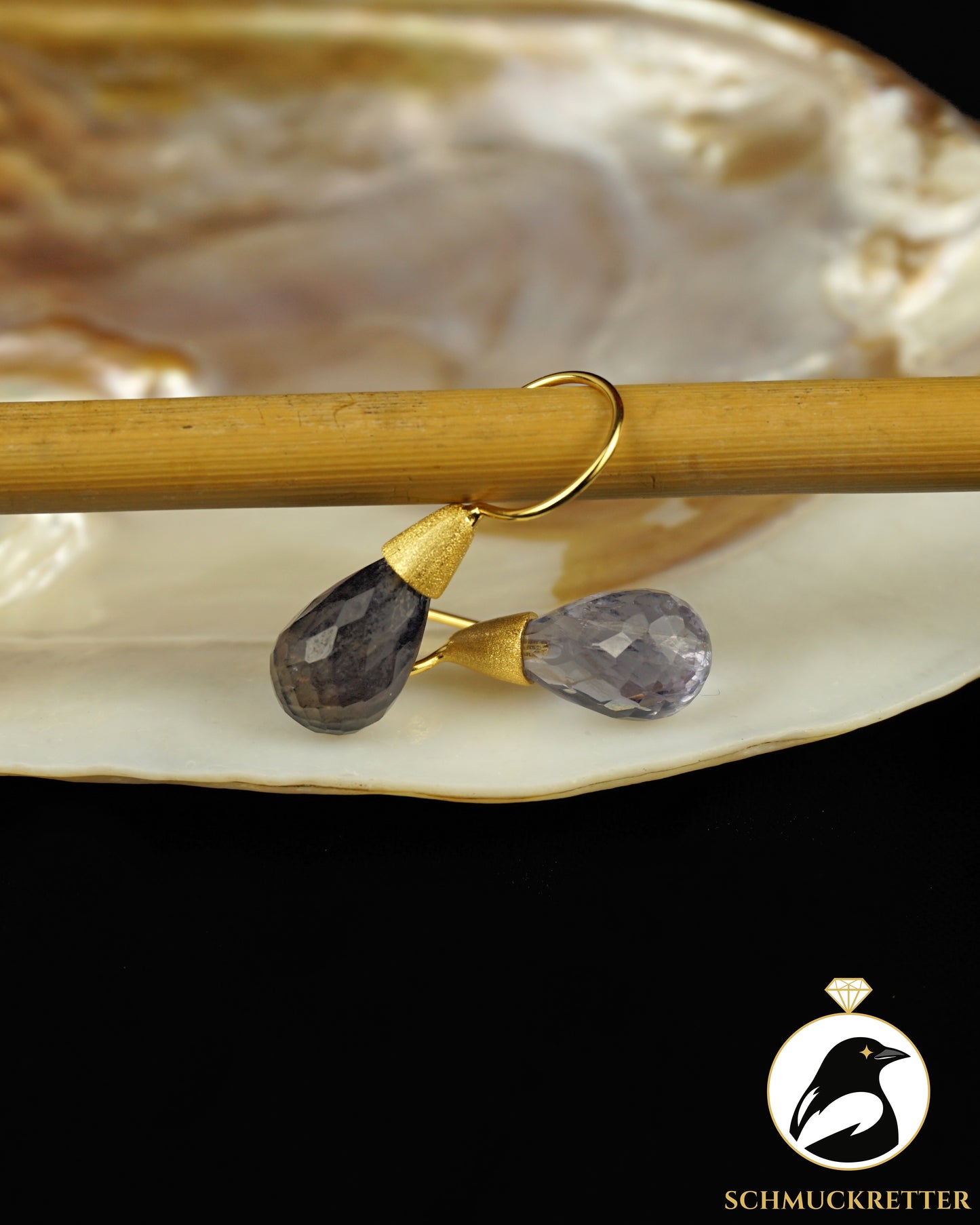 Facettierte Iolith Tropfenohrringe - vergoldetes 925 Silber, eismattiert