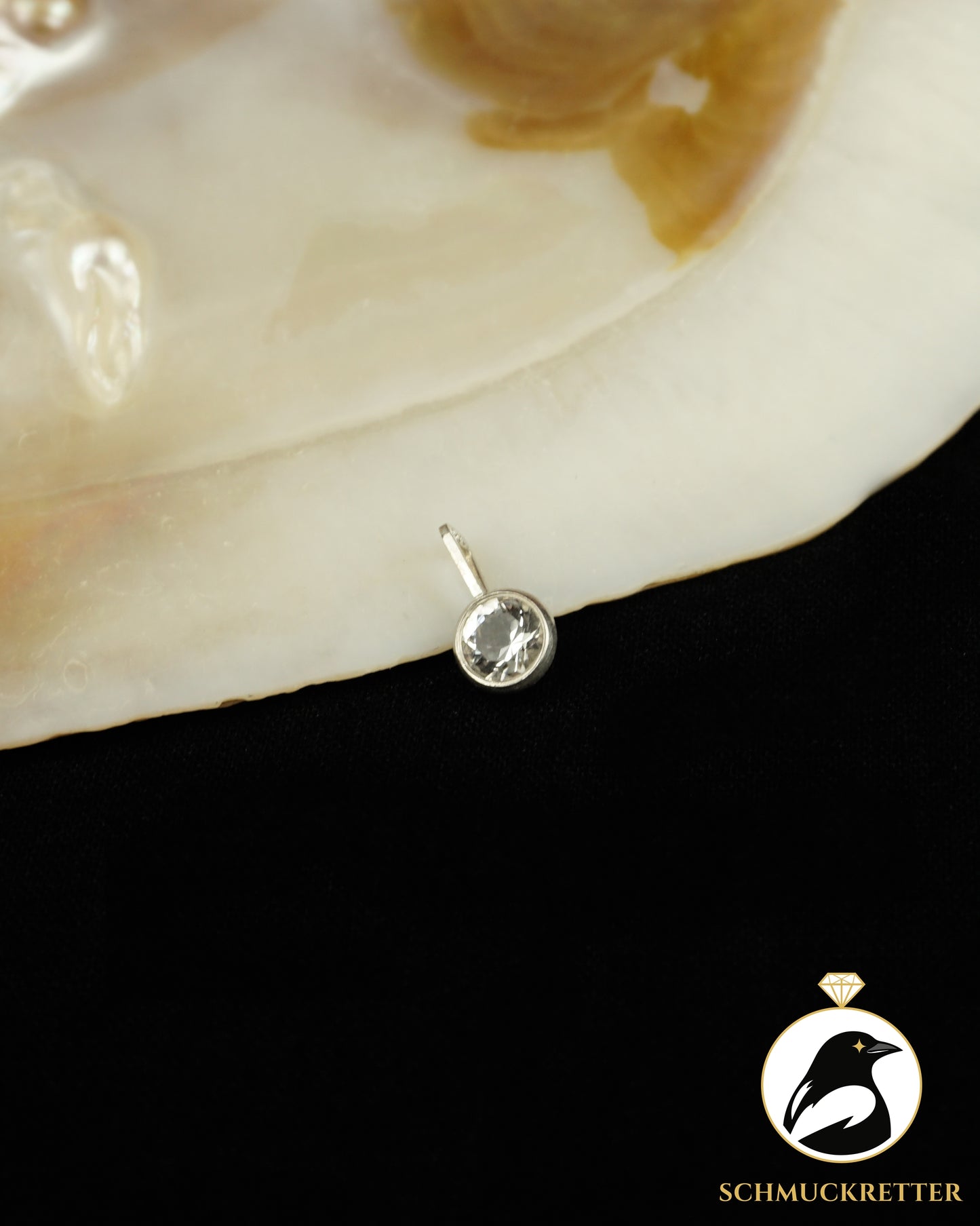 Weißer Spinell Anhänger - gefasst in 835 Silber