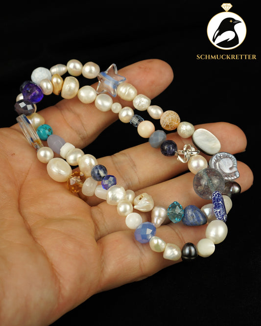 Strandgut 8: Blau-weiße Kette mit Perlen, Achat & blauem Glasstern (Unikat)