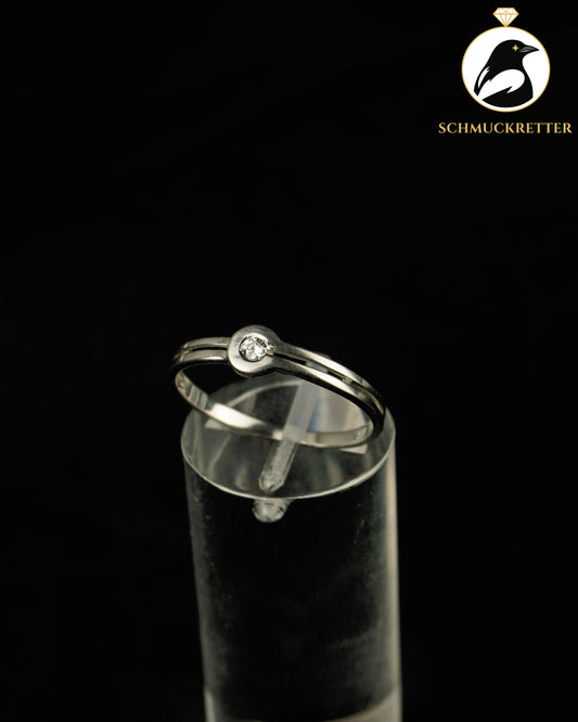 Ring aus 925 Silber mit einem Zirkonia, Gr. 57