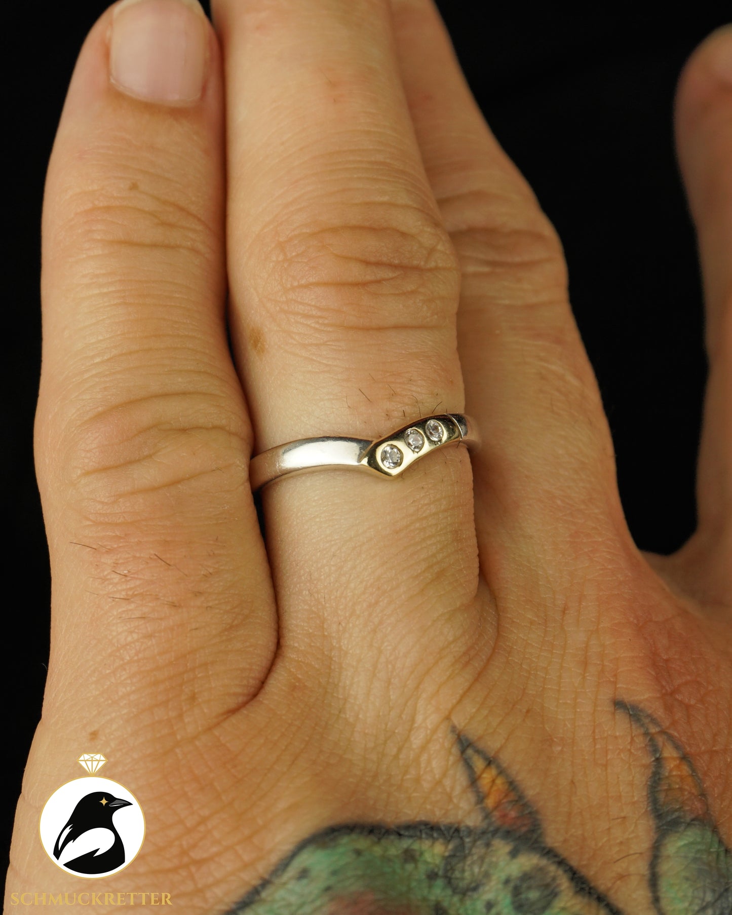 Ring aus 925 Silber mit drei kleinen Zirkonia, Gr. 56