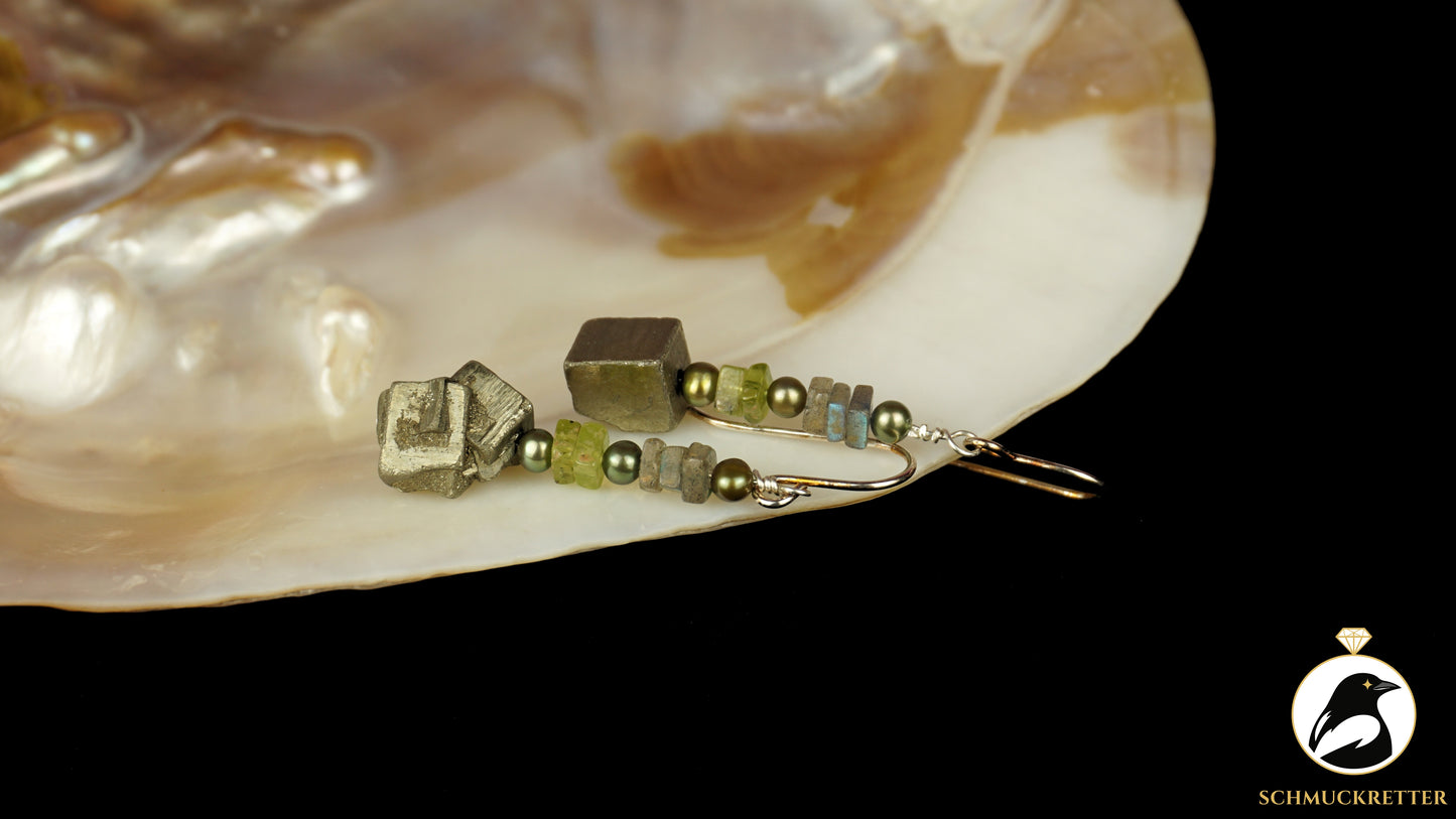 Ohrringe 'Koboldgold' aus 925 Silber - mit Perlen, Labradorit, Peridot und Pyrit