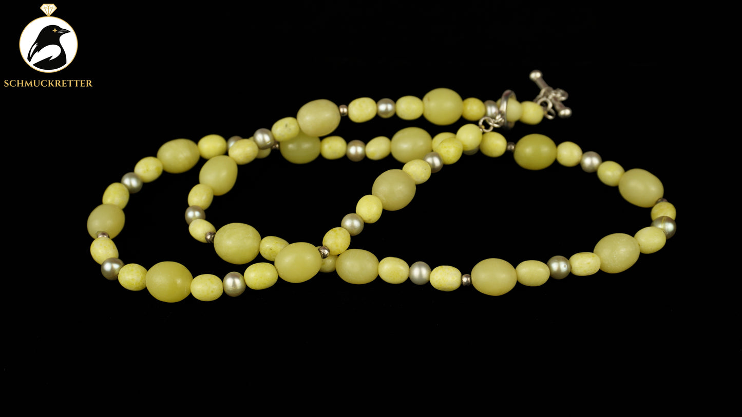 Lange Kette aus Serpentin & Süßwasserperlen mit 925 Silber Verschluss, SALE