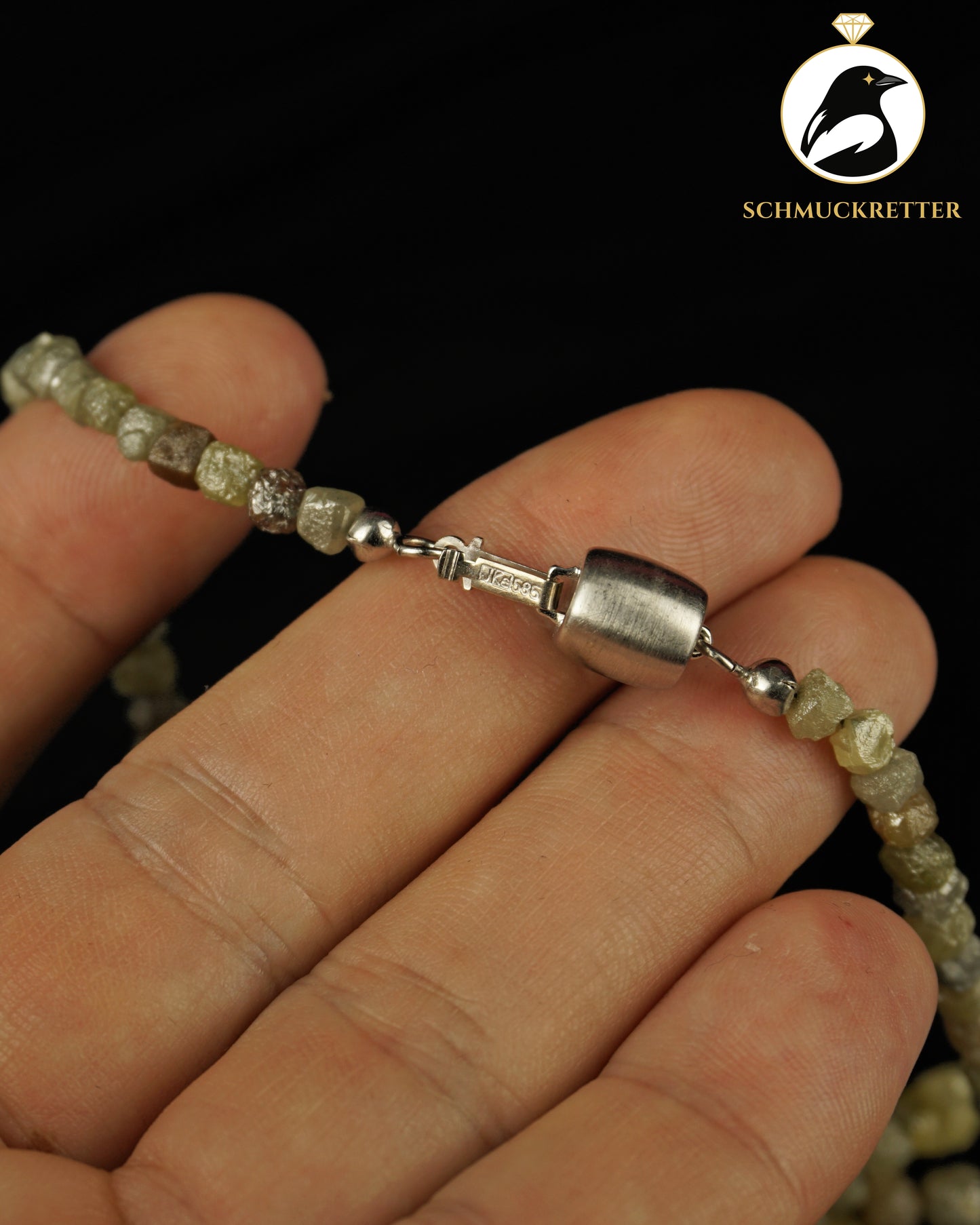 Rohdiamant-Collier mit Verschluss aus 585 Weißgold - rund 100ct!