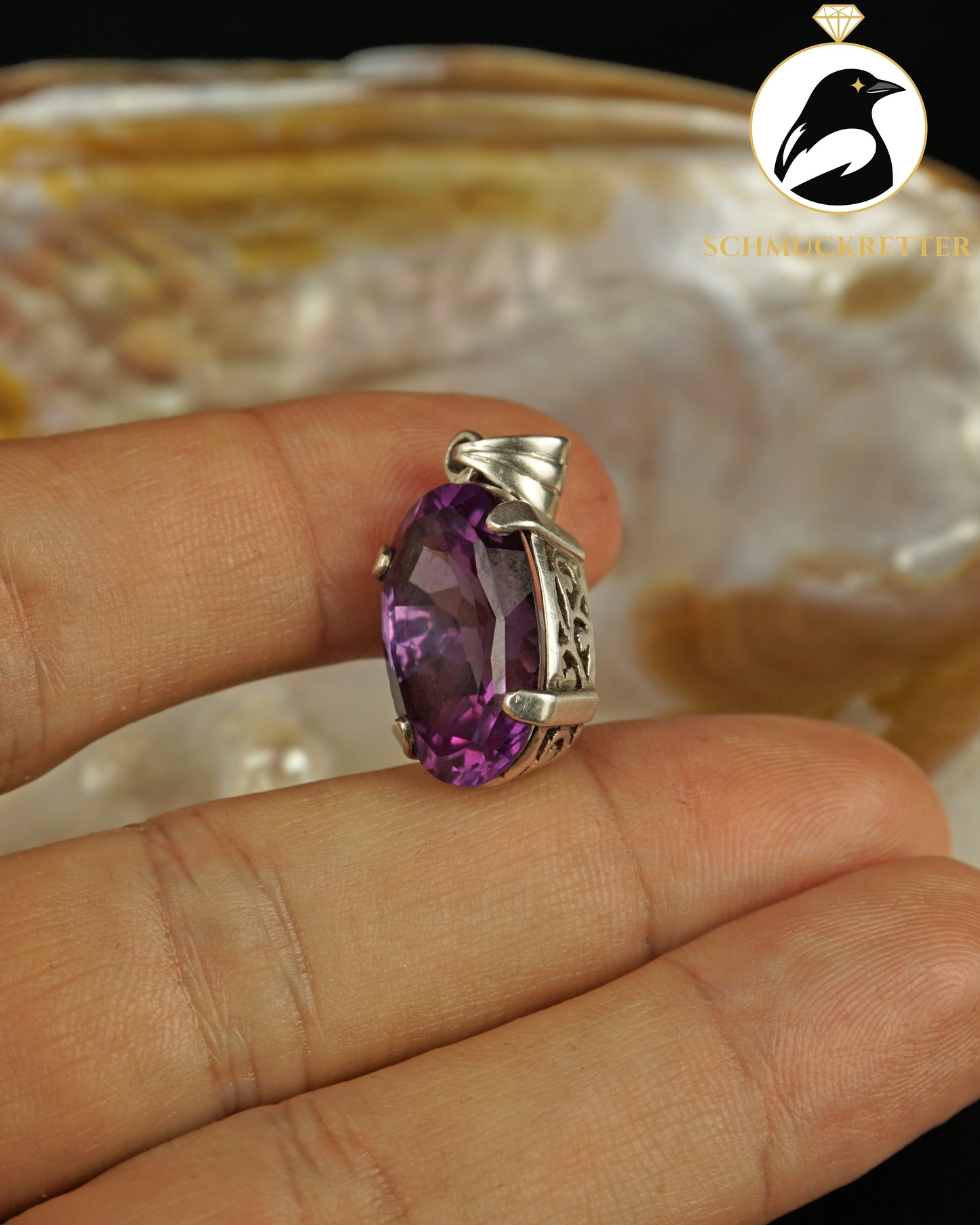 Art-Déco-Anhänger aus 835 Silber mit violettblauem Verneuil-Saphir