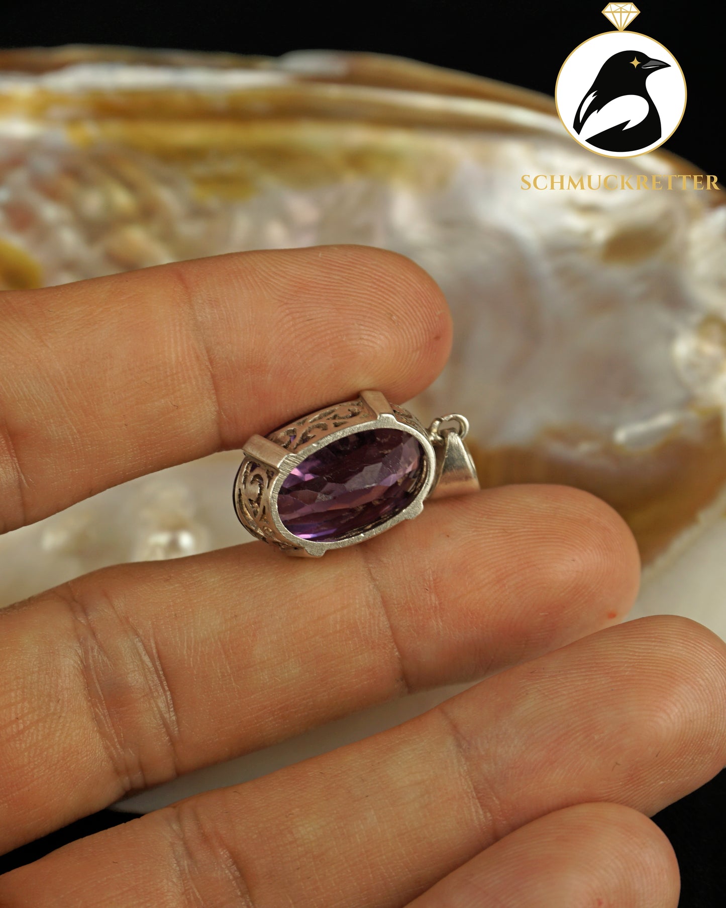Art-Déco-Anhänger aus 835 Silber mit violettblauem Verneuil-Saphir
